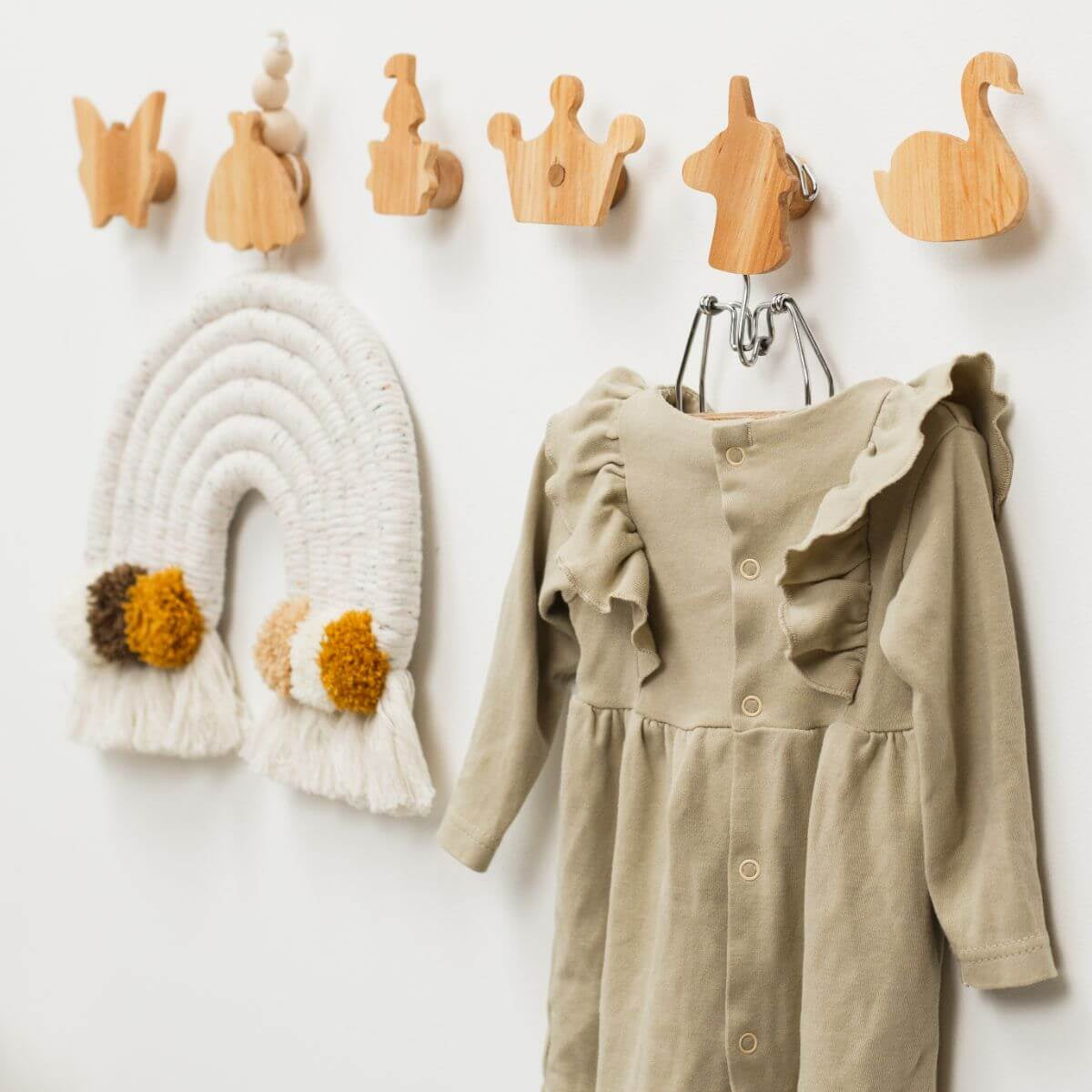 Decorative Nursery Wall Hangers (Set of 5)